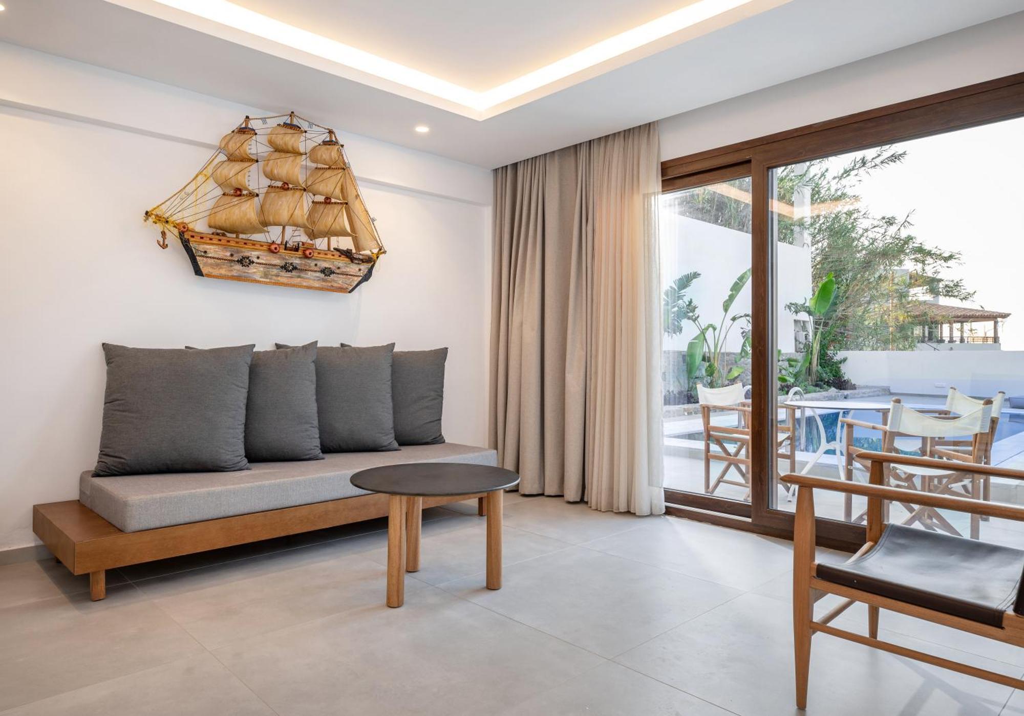 Mika Villas & Suites Hersonissos  Oda fotoğraf