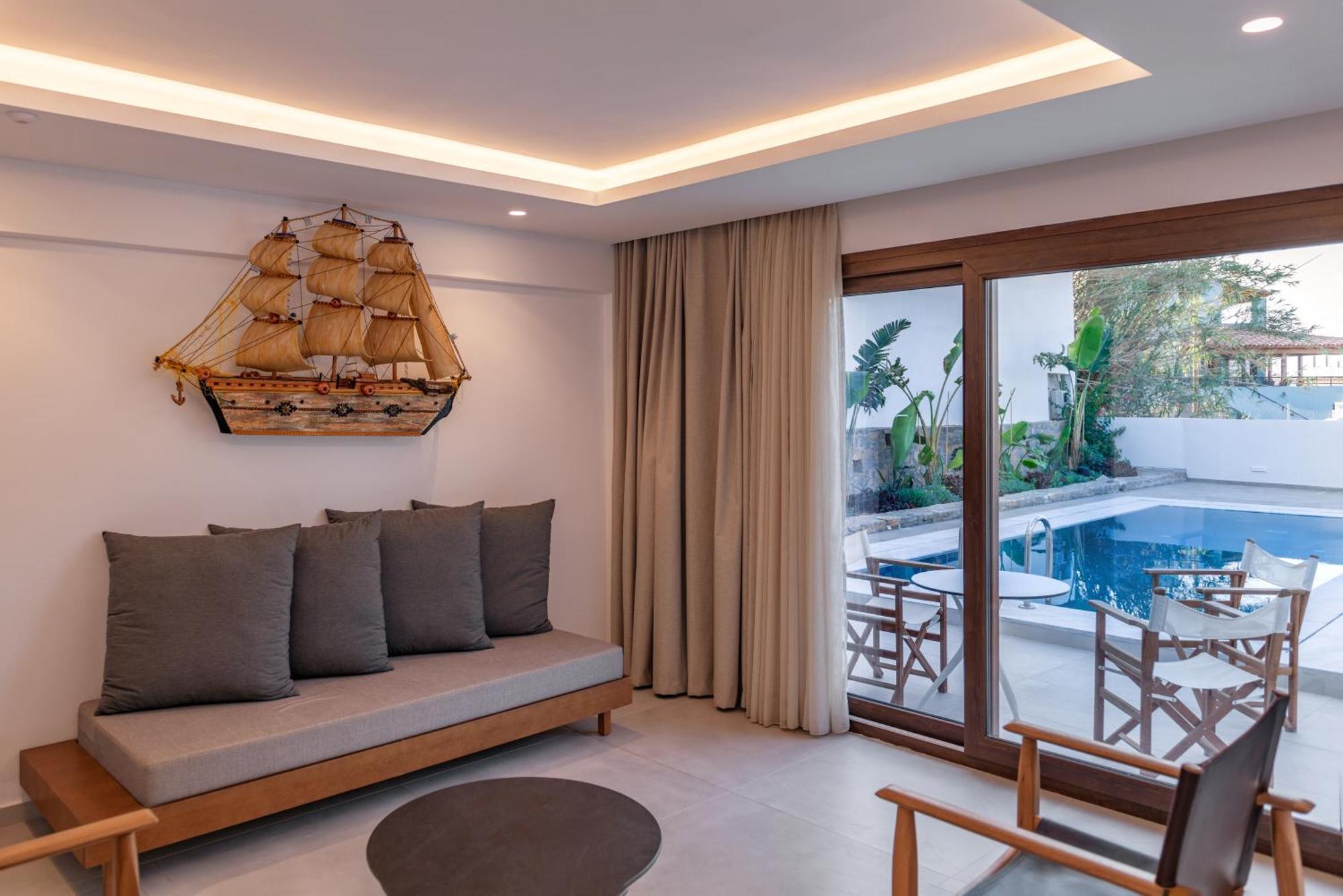 Mika Villas & Suites Hersonissos  Oda fotoğraf